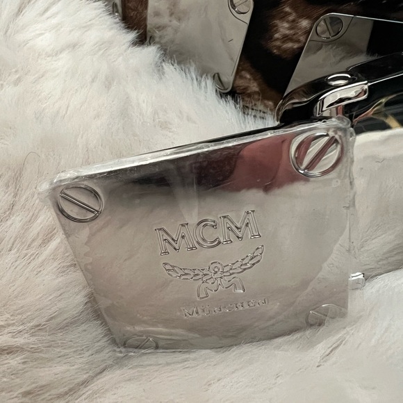 NEW! MCM belt with mirror and fur detail NWOT limited edition - Picture 8 of 8